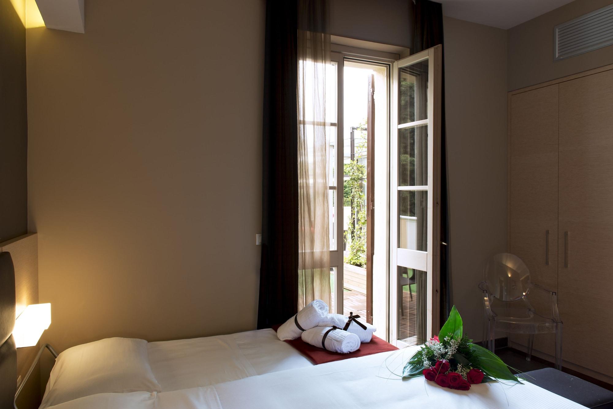 Unahotels Villa Dei Platani Foligno Buitenkant foto