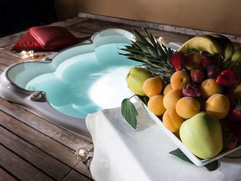 Unahotels Villa Dei Platani Foligno Buitenkant foto